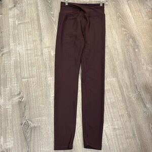 Old Navy Active Powersoft Extra High Rise Leggings Maroon